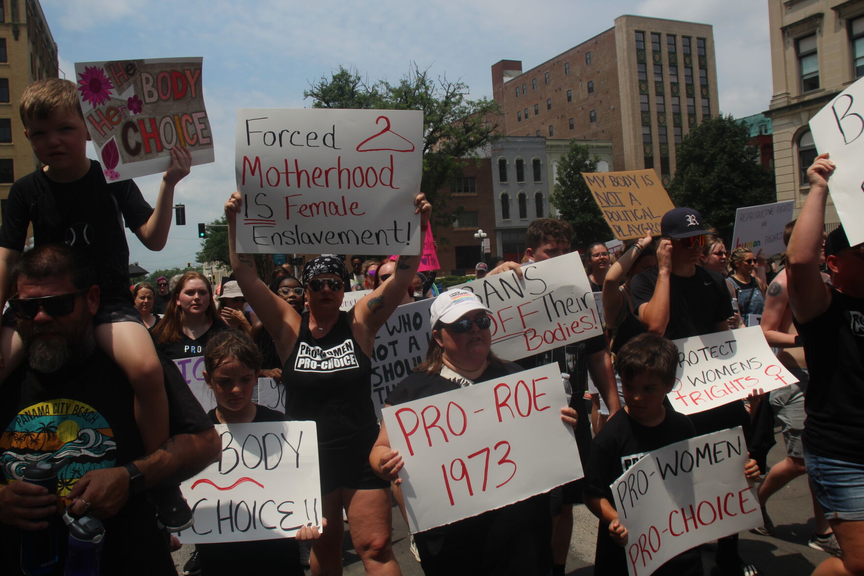 070522-blm-loc-6funeral.JPG